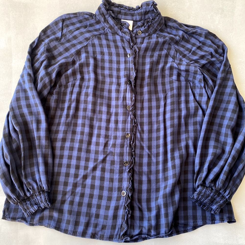 Cabi Shirt Womens Small Check Blue Black Button‎ Up ruffle Aberdeen